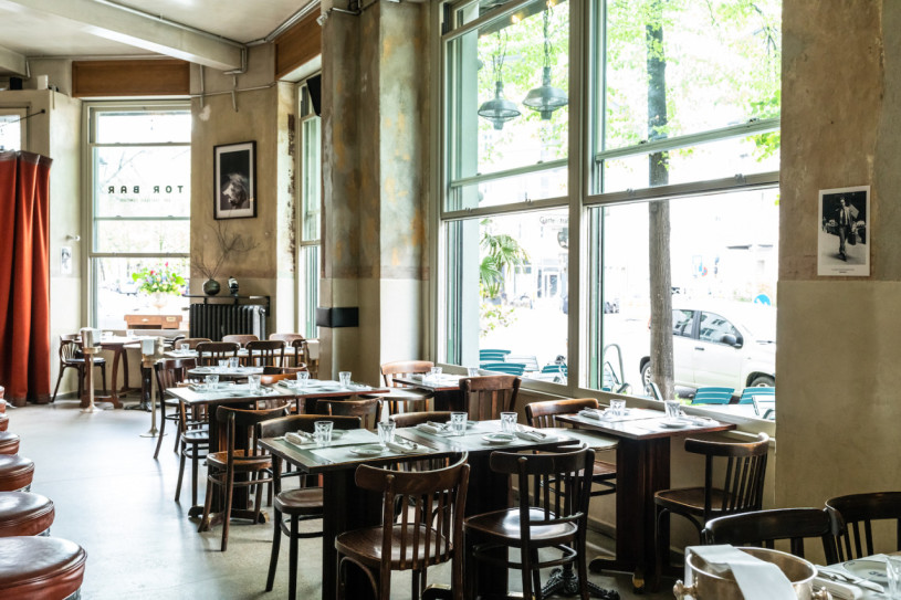 plush74 film photo shooting location scouting bar restaurant berlin4