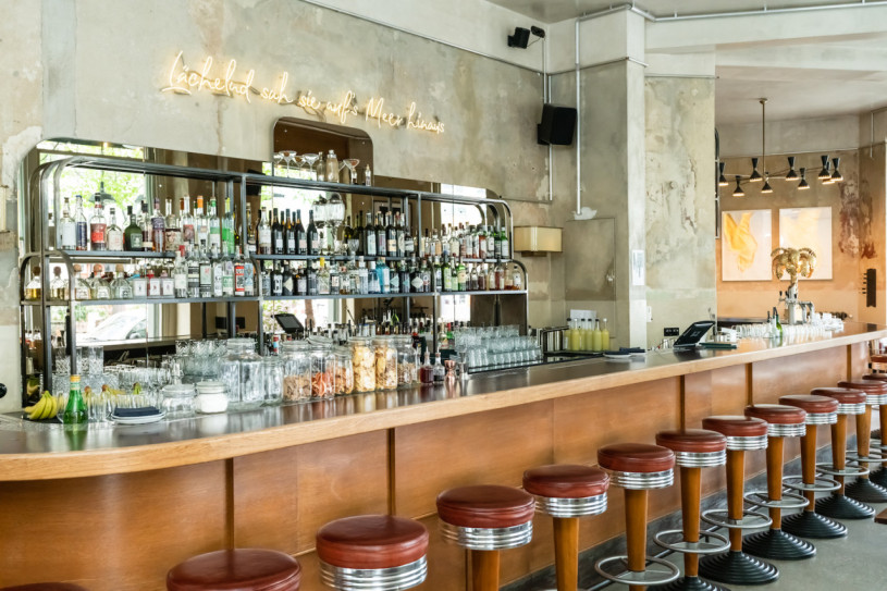 plush74 film photo shooting location scouting bar restaurant berlin9