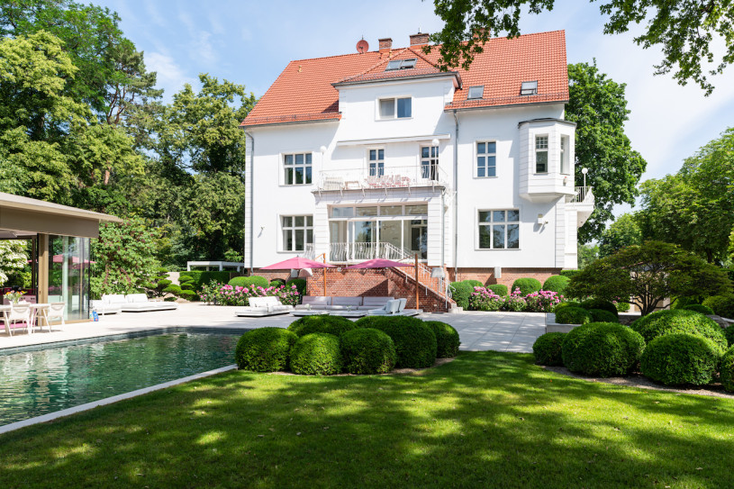 Plüsch74 Film Fotoshooting Location Scouting Scheune Pool Haus Wohnung22