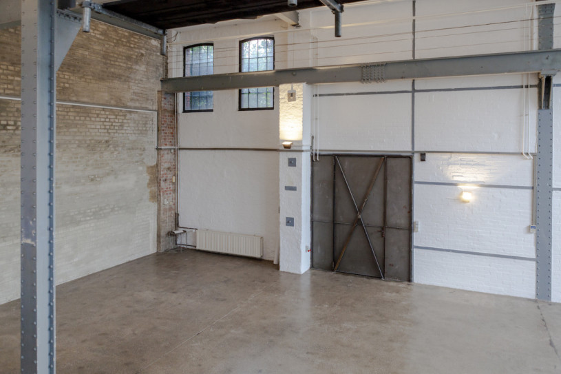 plush74 film photo shooting location scouting berlin event space studio clean hamburg minimalistic5