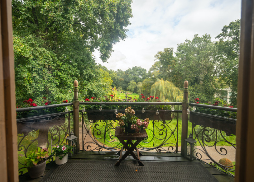 plush74 film photo shooting location scouting castle villa potsdam garden44