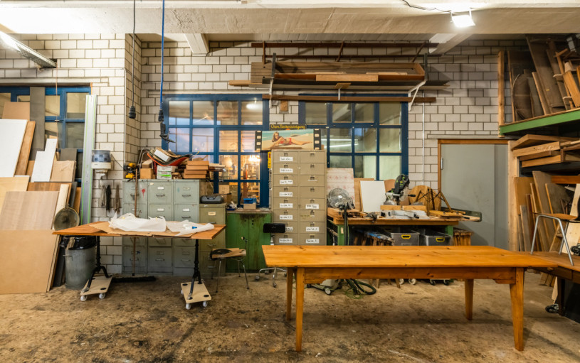 plush74 furniture restoration workshop 5