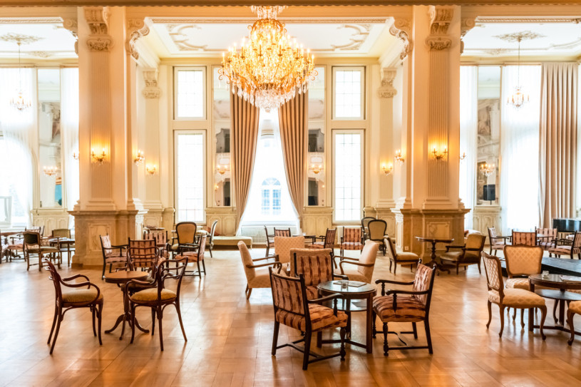 plush74 grand history hotel 42