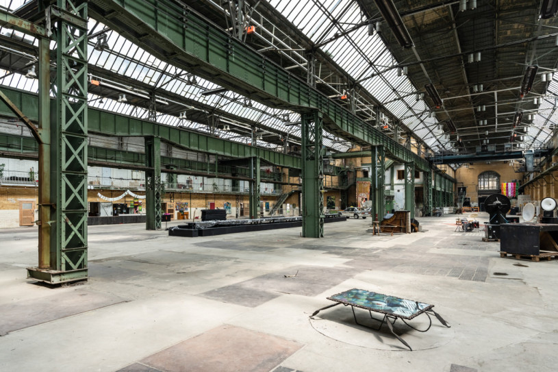 plush74 history hall berlin 76