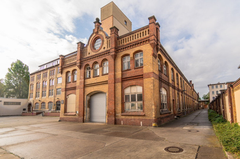 plush74 industrial complex in berlin 9(1)