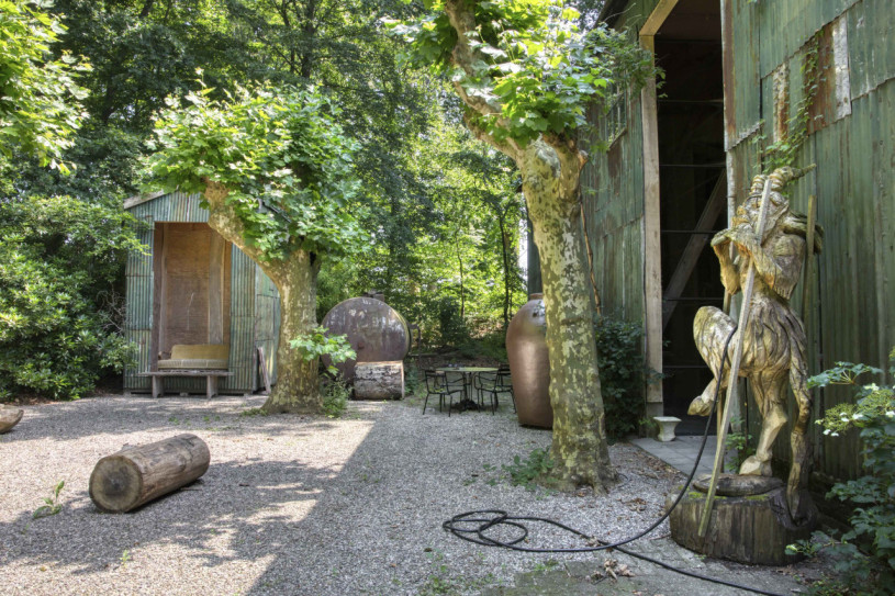 plush74 industrial counter shelter 72