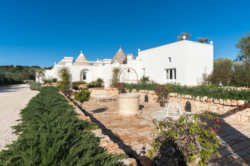 plush74 italy apulia location rent shoot film photo trullo pool 15