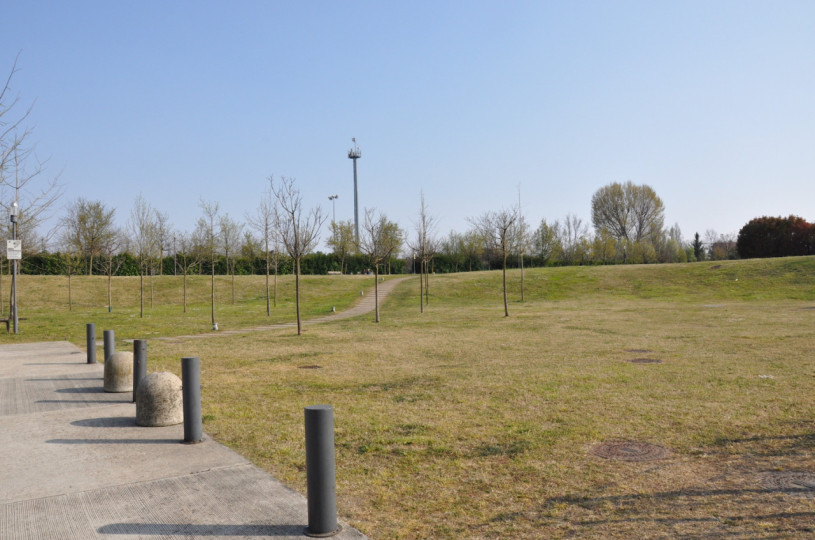 plush74 italy milano location rent shoot film photo streets parking modern architecture glass 16