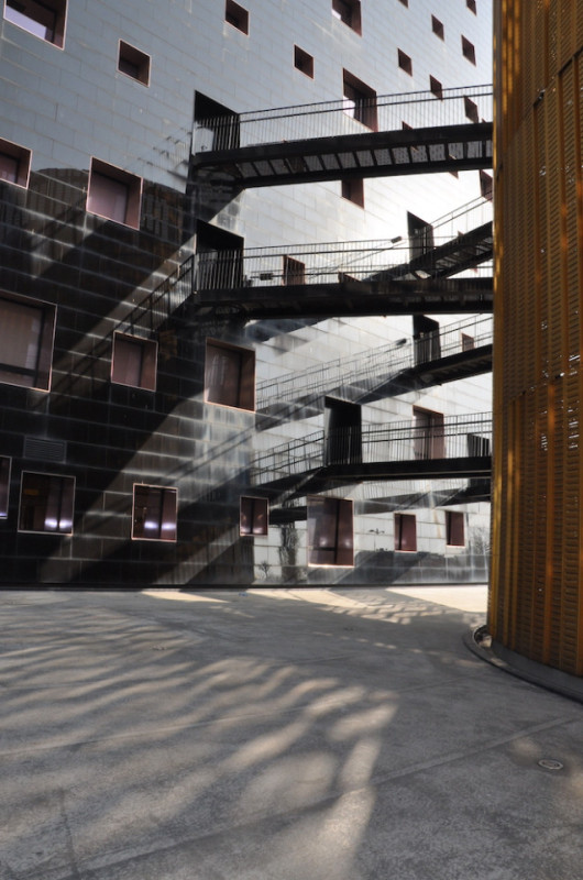 plush74 italy milano location rent shoot film photo streets parking modern architecture glass 7