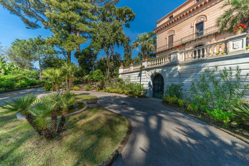 plush74 italy napoli location rent shoot film photo villa garden 12