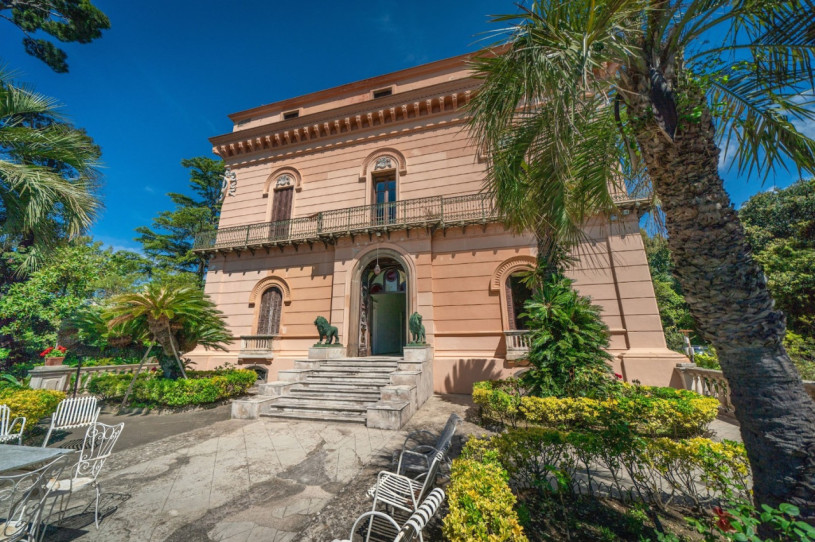 plush74 italy napoli location rent shoot film photo villa garden 20