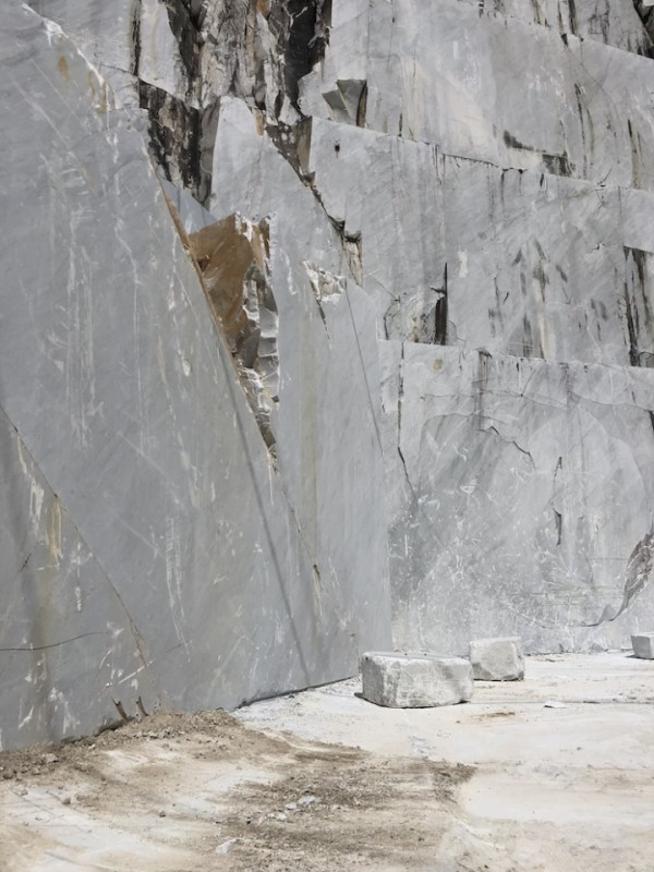 plush74 italy tuscany location rent shoot film photo marble quarry mountain 12