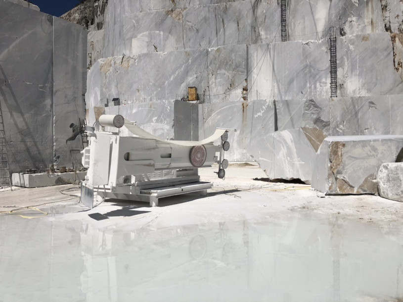 plush74 italy tuscany location rent shoot film photo marble quarry mountain 16