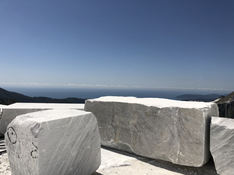 plush74 italy tuscany location rent shoot film photo marble quarry mountain 17