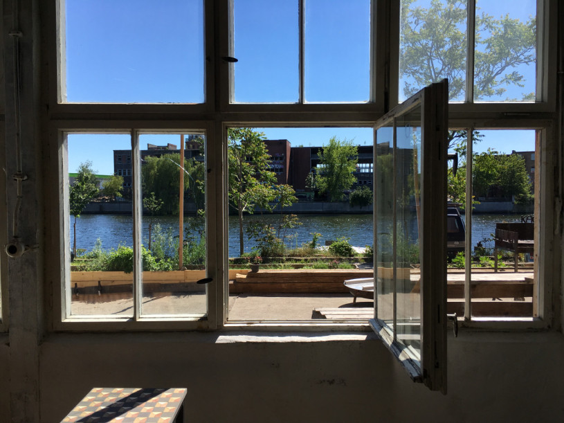 plush74 kaos berlin 2