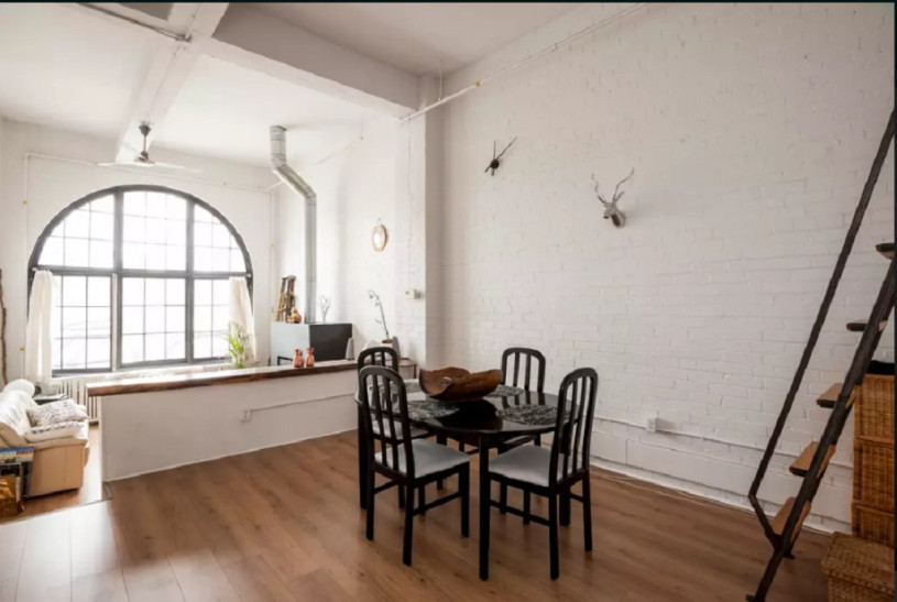 plush74 large bright loft with arched window toronto 3