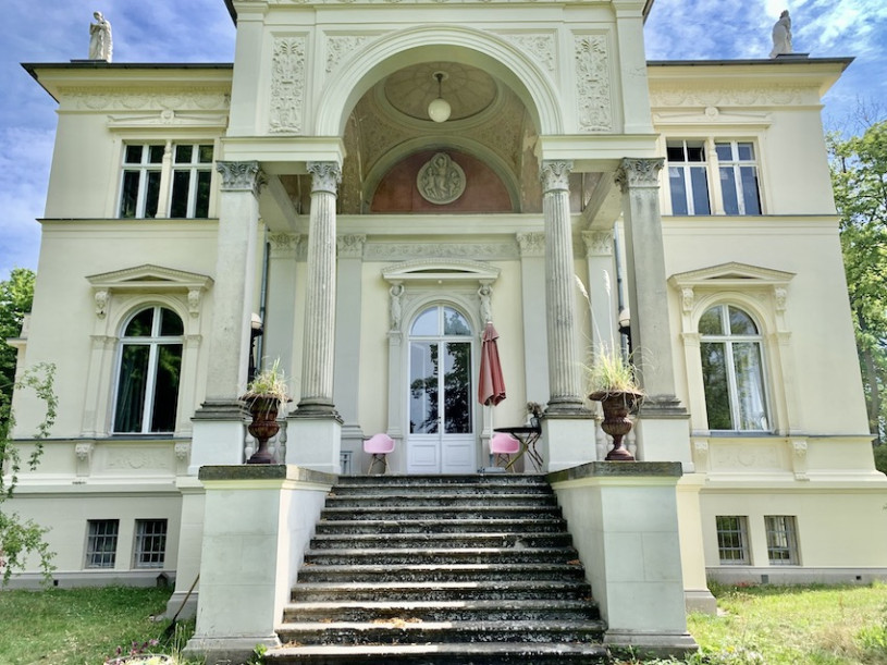 plush74 locaitons germany postdam photo film production modern villa francke00022