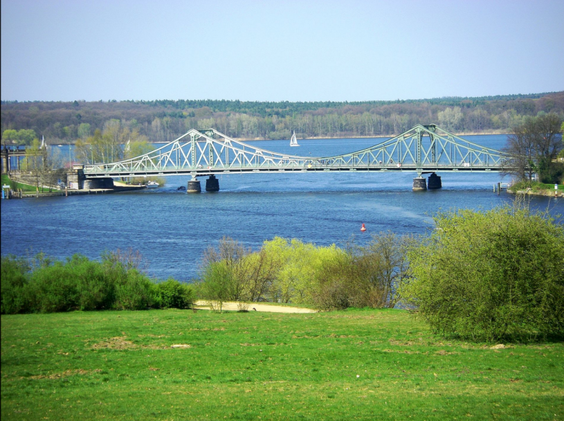 plush74 location berlin glinickerbrucke foto film eventjpg1