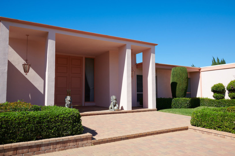 pluche74 locatie californië design vintage meubels roze paleis shoot film foto mode auto scouting102