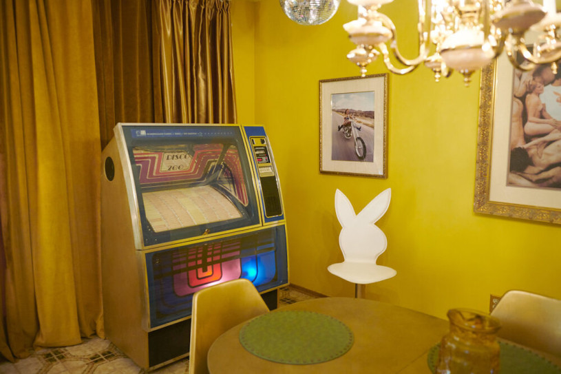 pluche74 locatie californië design vintage meubels roze paleis shoot film foto mode auto scouting6