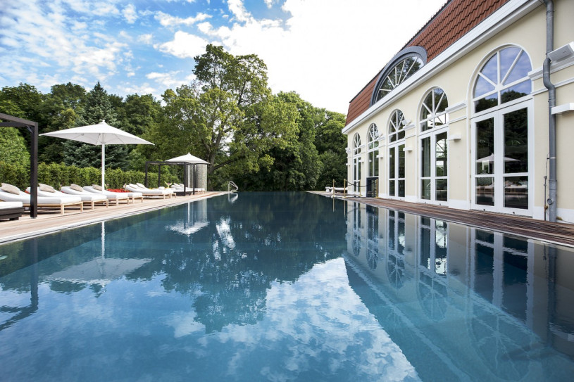 plush74 location castle luxury hotel residence film photoshoot event locations scouting12