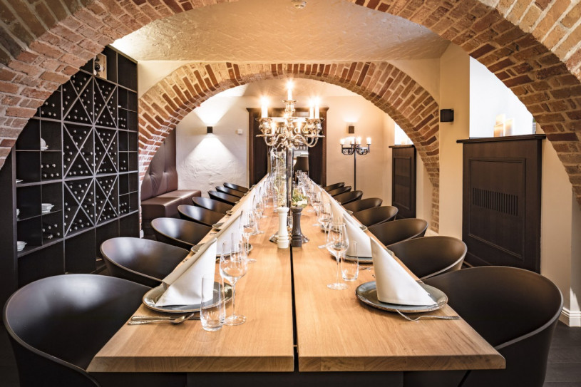 plush74 location castle luxury hotel residence film photoshoot event locations scouting15