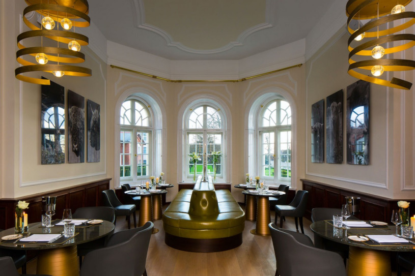 plush74 location castle luxury hotel residence film photoshoot event locations scouting5