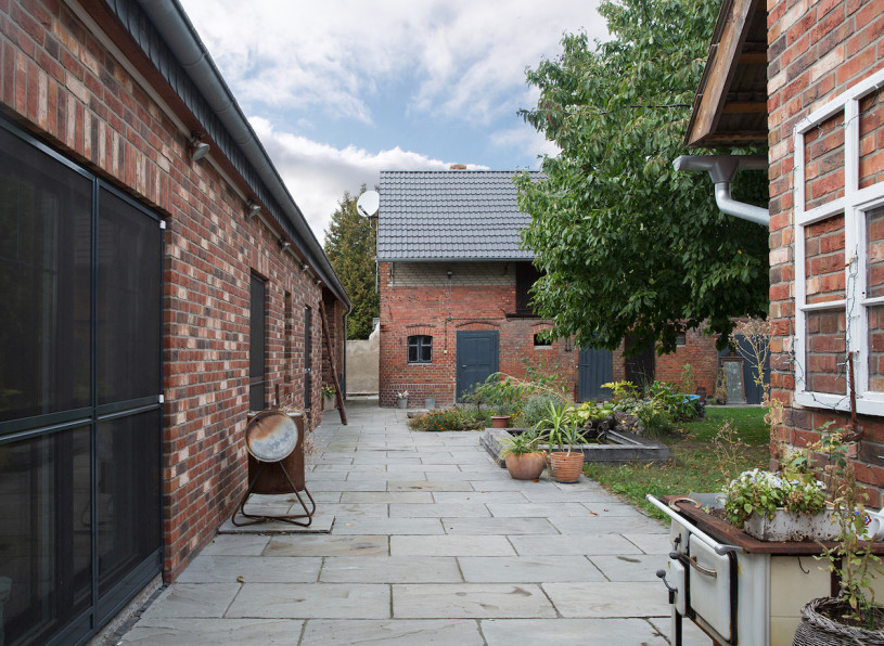 plush74 location film photo cottbus germany farm13