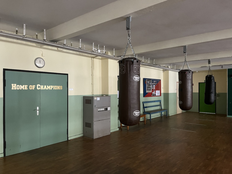 peluche74 lugar película foto evento alemania berlin vintage gimnasio fitness boxeo 159