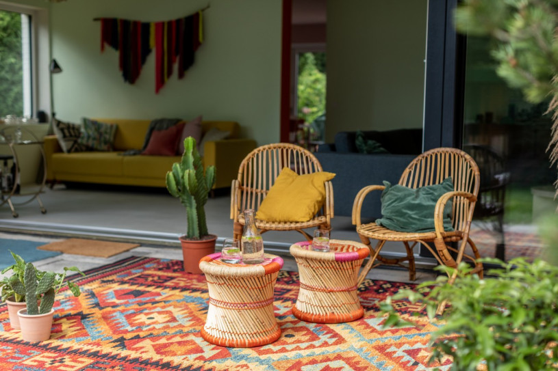 plush74 location hamburg bungalow house colors bauhaus 60ies scouting agency photo film 1