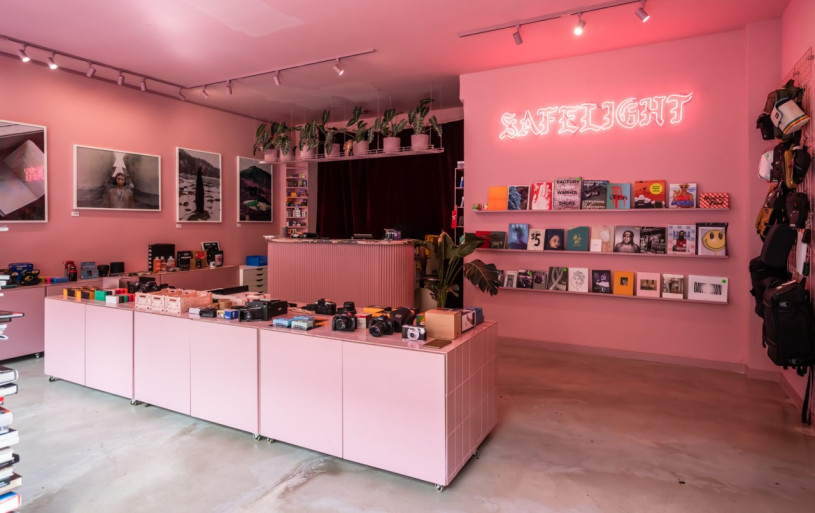 plush74 location photo film berlin germany store shop pink camera 12