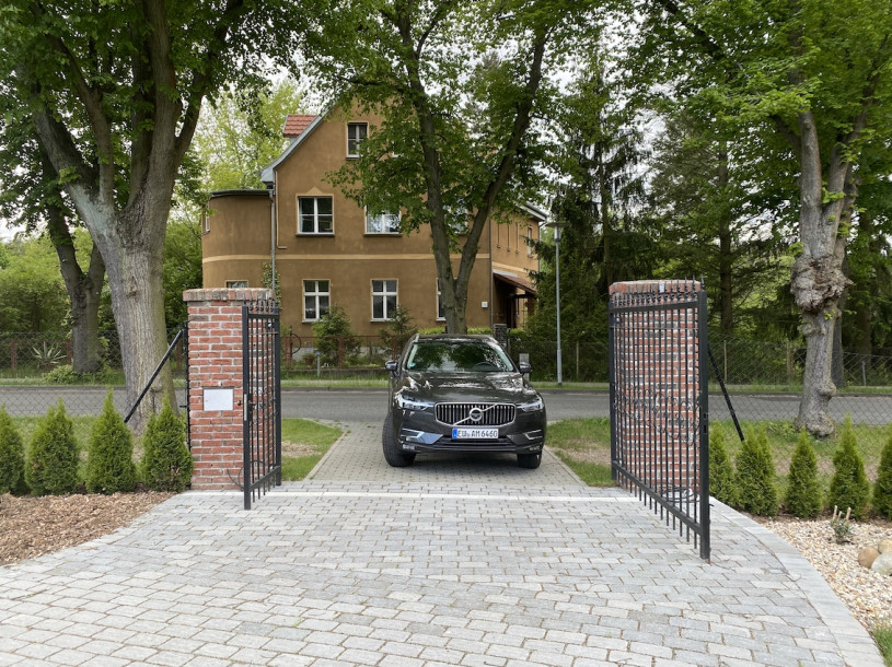 plush74 location photo film event berlin germany driveway 3