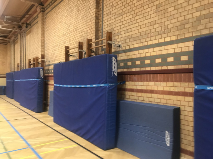 plush74 location photo film event germany berlin sports gym indoor vintage 18