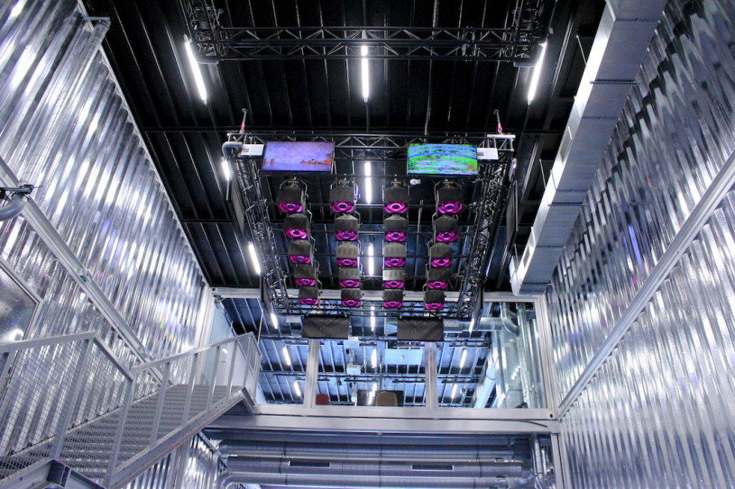 plush74 location photo film event rental germany berlin container box steel showroom 28