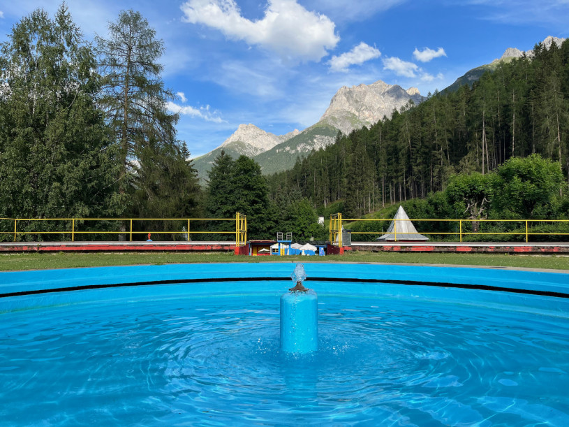 plush74 location photo film event switzerland vulpera lido pool outdoor color 73