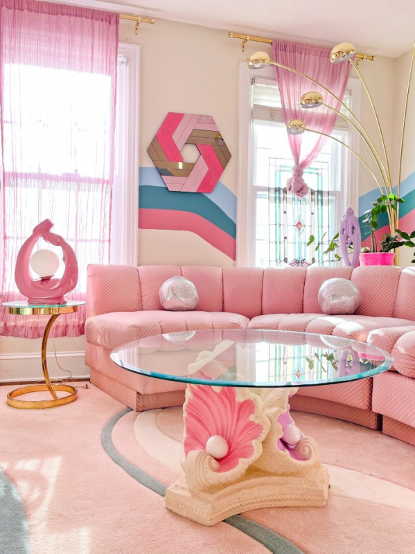 plush74 location photo film shop store pink colourful house danbury usa10