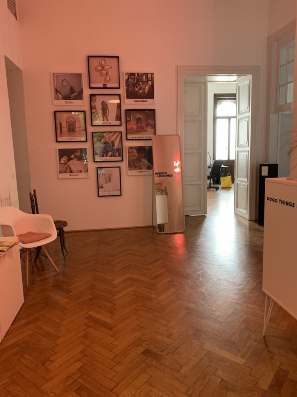 plush74 locatie foto film wenen oostenrijk kantoor altbau 1