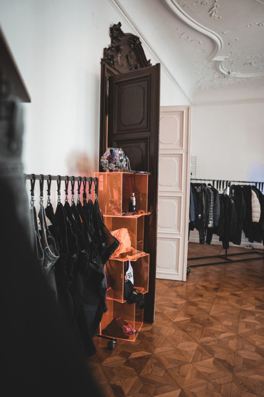 plush74 locatie foto film wenen oostenrijk kantoor altbau 3