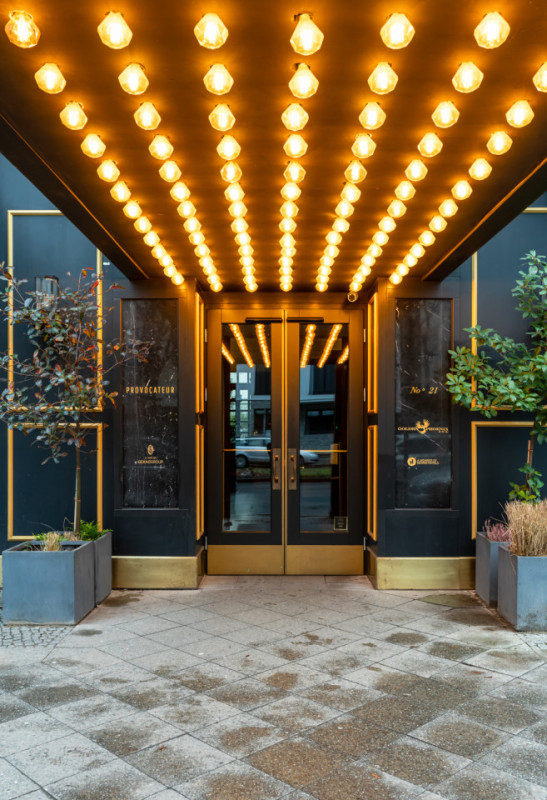 plush74 location scout rental spain photo film production hotel room suite berlin77 (1)