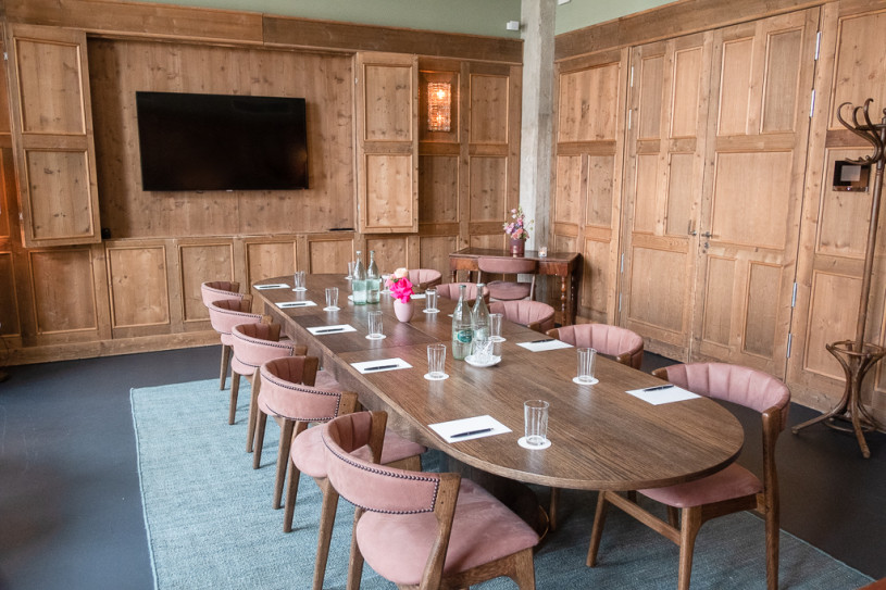 plush74 location scouting film foto eventi noleggio germania berlino soho house club room dining6