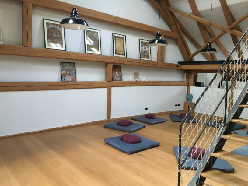 plush74 location scouting film foto location haus moorenweis yoga skandinavisch wood117