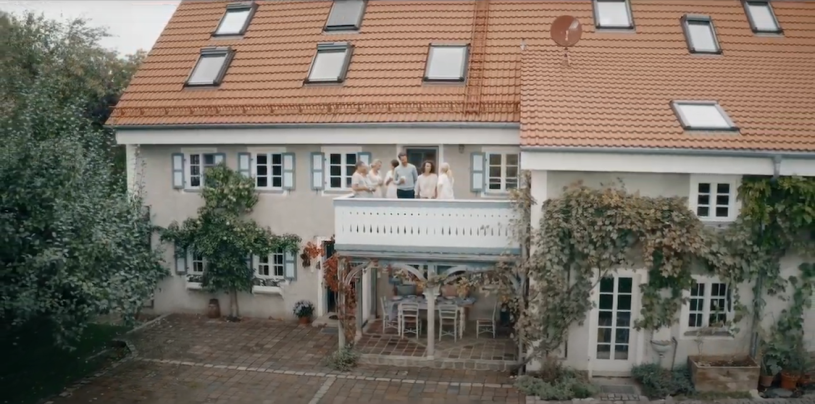 plüsch74 location scouting film foto location haus moorenweis yoga skandinavischer wald73