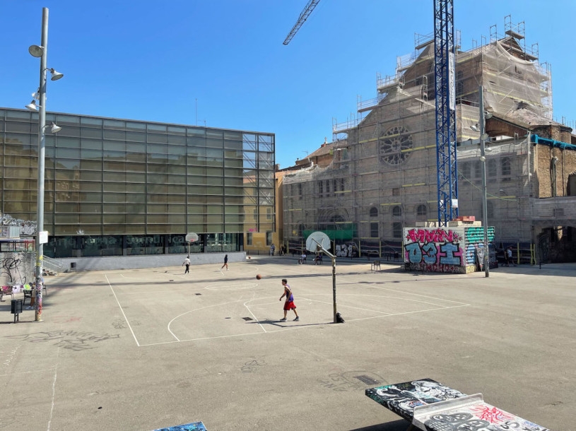 plush74 locations photo film production germany photo studio berlin00000plush74 locations photo film productio photo streets raval barcelona spain00007