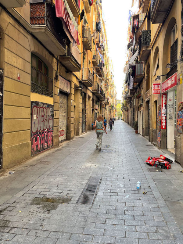 plush74 locations photo film production germany photo studio berlin00000plush74 locations photo film productio photo streets raval barcelona spain00015