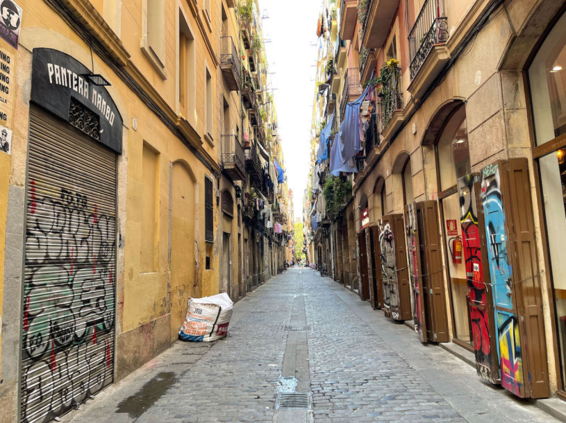 plush74 locations photo film production germany photo studio berlin00000plush74 locations photo film productio photo streets raval barcelona spain00016