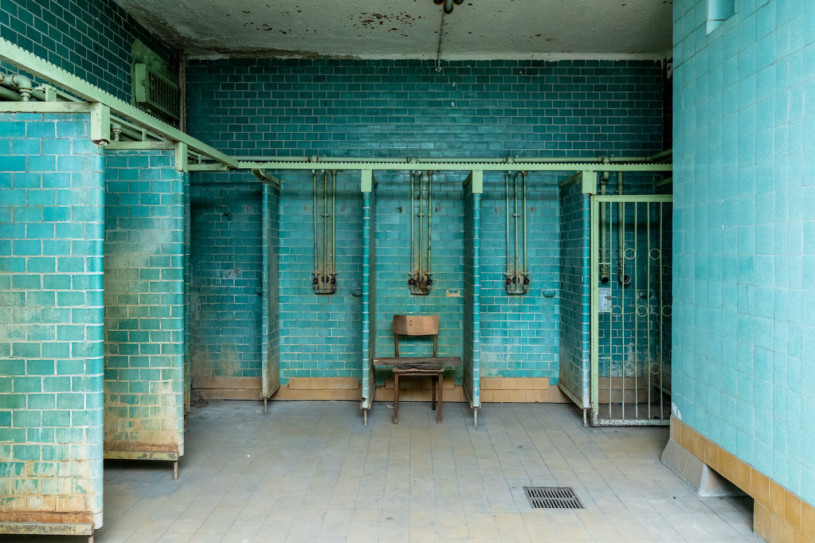 plush74 verlorene Schwimmhalle Ostberlin 12