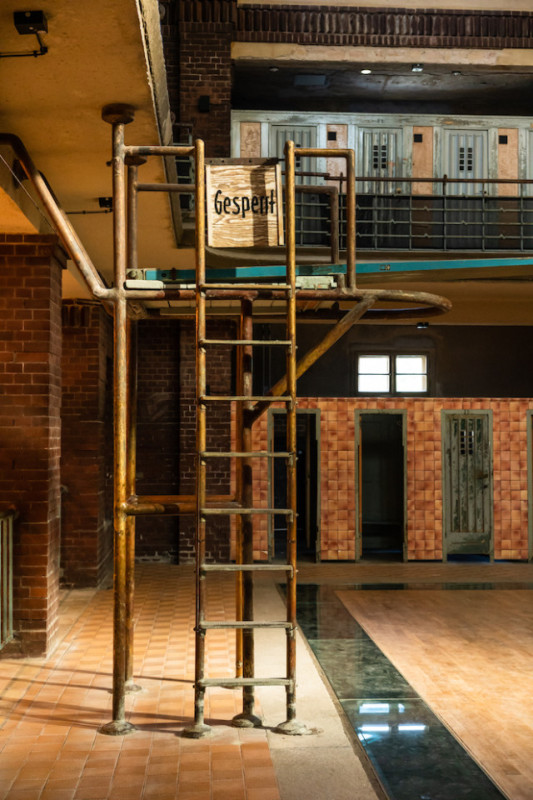 plush74 verlorene Schwimmhalle Ostberlin 14