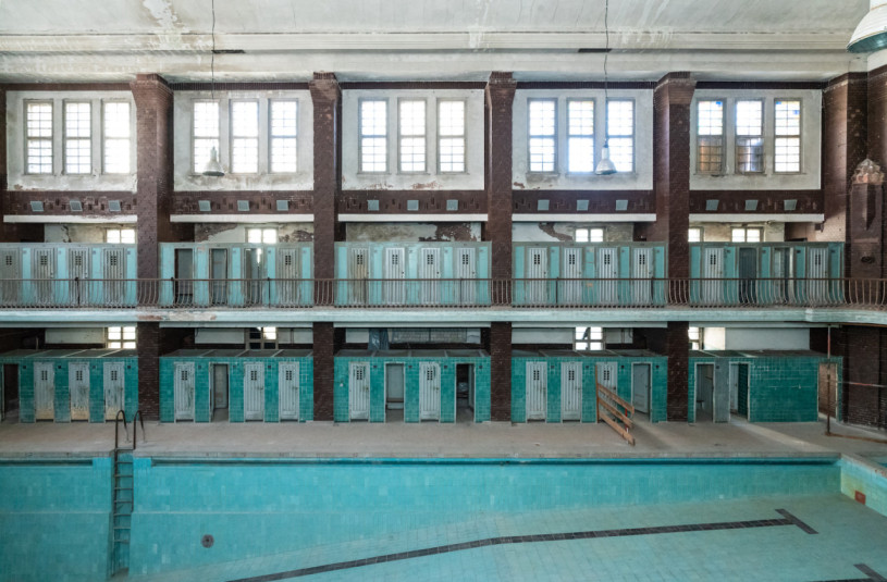 plush74 verlorene Schwimmhalle Ostberlin 34