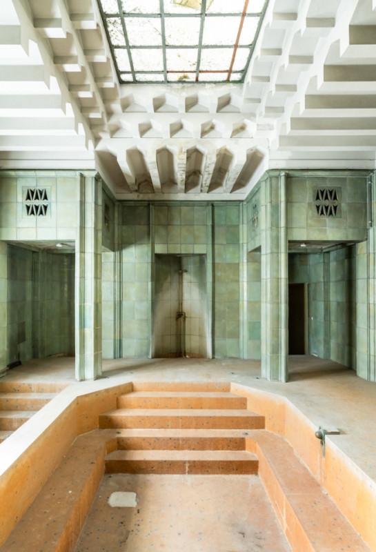 plush74 verlorene Schwimmhalle Ostberlin 7