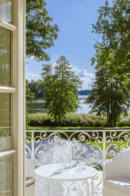 plush74 luxurious lake view villa 21